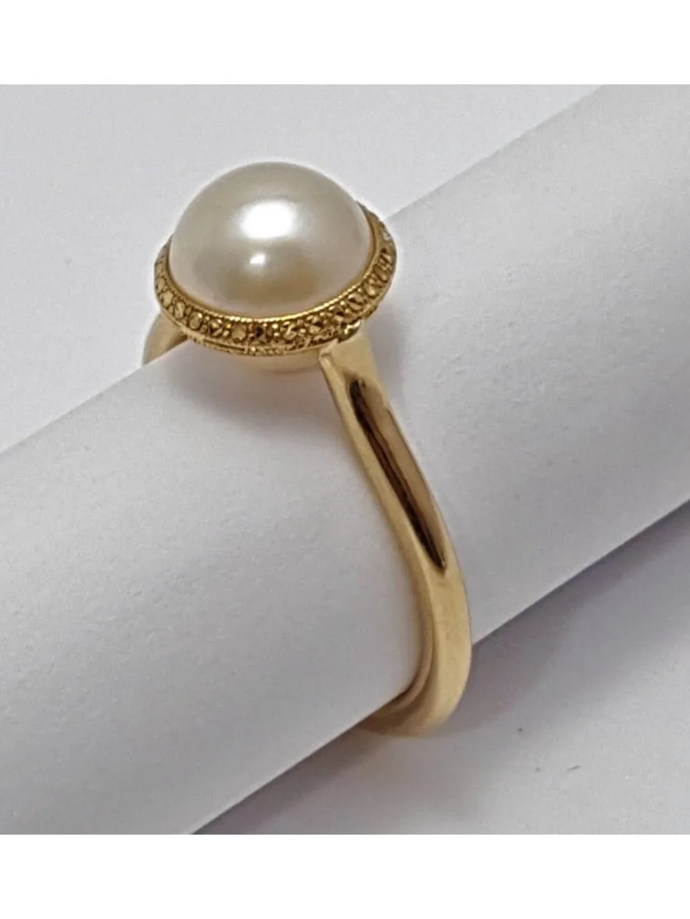 Beautiful 18K Karat Yellow Gold Designer Diamond Cut Pearl Ring - Size 9.75